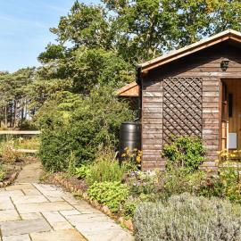 The Cottage At Dockens Water, hótel í Fritham