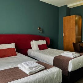 HNFC Stays - Dubai studio, hotel in Elswick