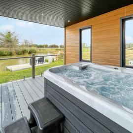 Lotties Lodge - Uk49905, hotel in Alvingham