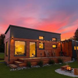 FamilyTinyHouse, hotel a Bystrzyca