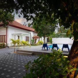 Champagne Villa