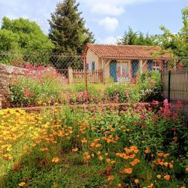 Maisonnette "Les Volets Bleus"