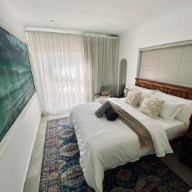 The Bungalow 2 min walk to The Point, Hotel in Jeffreys Bay