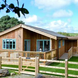 Eagle Owl Lodge-Ukc3770, hotel in Saint Columb Major