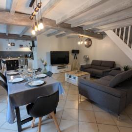 Maison charentaise, hotel i Juillac-le-Coq
