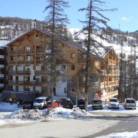 Ecrin des neiges vars appt 4 ou 6 personnes 100 mètres des pistes