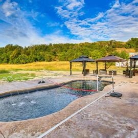 Preston Summer Getaway: ‘Sugar Creek Apartment’, Hotel in Preston
