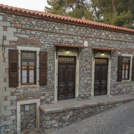 Galinos traditional house A، فندق في إريسو