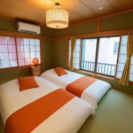 Matsubara Station 2 minutes Shinjuku, Shibuya 15 minutes Pure Japanese style house where you can feel the seasons Maximum 6 people rent a house Quiet house