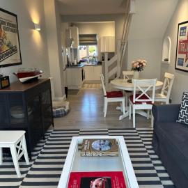 Roseleigh Cottage in the Heart of Cookham, хотел в Кукъм