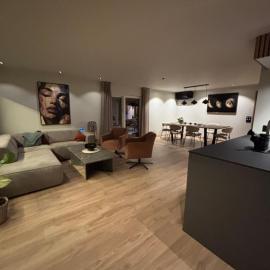 House with parking and view, Hotel in Harstad