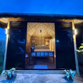 The Bamboo Villas 3, hotel i Pooc