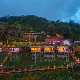 หลงฮักเขา ภูชี้ฟ้า Long Huk Kao Phuchifa, hotel a Ban Huai Khu
