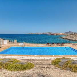 Villa by the Sea with pool Parasporos Paros 1