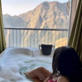 Panoramic Jacuzzi Suite with huge Balcony & Swing