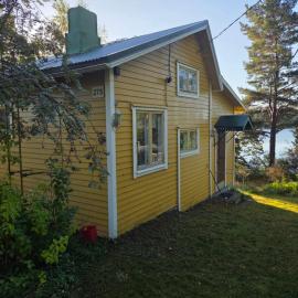 Central Houtskaari Seaside With Sauna, hotel v destinaci Houtskari