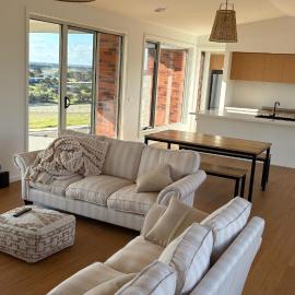 Brand New Beach Escape, Hotel in Warrnambool
