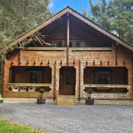 Woodland Log Cabin, hotel Ballyconnellben