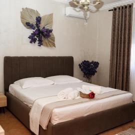 Villa Baja, hotel in Kamëz