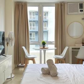 City View Condo in Pasig with Pool, WiFi and Netflix, khách sạn ở Manila