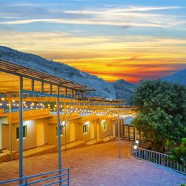 The Sunshine Farm by Al Dana Paradise Luxury 6BR Secluded Nature Mountains, hotel a Khor Fakkan