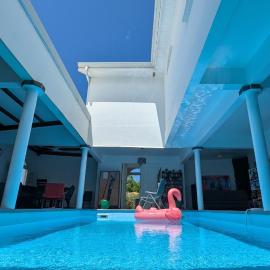 L'Hacienda – hotel w mieście Saint-Pierre