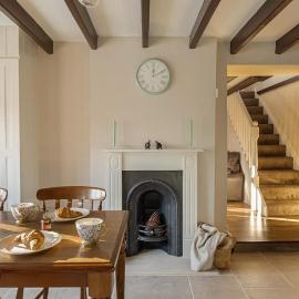 Garth Cottage Village Dog-Friendly Sleeps 4