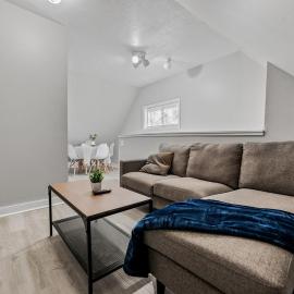 King Bed 2 TVs Fast Wifi Pet Friendly!