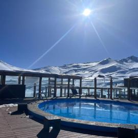 HOM I Departamento Valle Nevado con uso de Piscina, hotel in Lo Barnechea