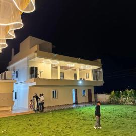 V guesthouse staycation, hotel u gradu 'Bāpatla'