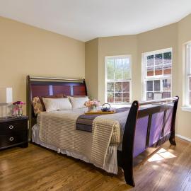 Spacious bright room in Prime Silicon valley location, hotel in East Palo Alto