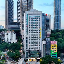 Chongqing Qiansu Qingpan Hotel解放碑洪崖洞店, viešbutis mieste Čongčingas