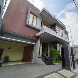 Alloro Boutique Hotel Pacitan, viešbutis mieste Pacitan