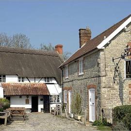 Compasses Inn, hotel Tisburyben