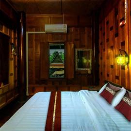 บ้าน กัญณภัทร โฮมสเตย์, hotel en Ban Khlong Phong Phang