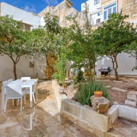 Lovely 4BR Maltese Home with Private Garden & BBQ by 360 Estates