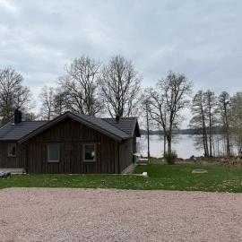 Lake & Forest Escape in Skeinge