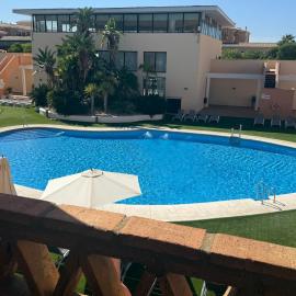 Apartamento Punta Umbría Parking Incluido y Piscina, hotel di Punta Umbria