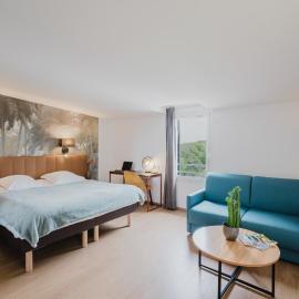 Hôtel Amaya، فندق في أمباريه إيه لاغراف