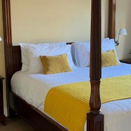 Spacious, Comfortable Family Home in Bare Sleeps up to 8