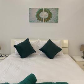 Ghadira Bay Retreat by MA Properties, hotel a Is-Sellum