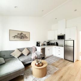 Relaxing 2BR Escape in Trendy West LA - CM-CAL