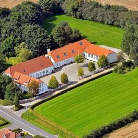 Lund gamle skole - tæt på MCH, hotel a Herning