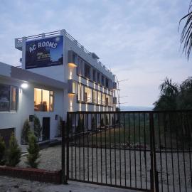 7Sky Hotel and Restaurant, hotel sa Bhojpur
