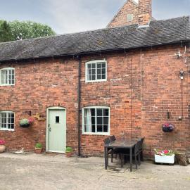 Repton Cottage - 25348, hotel i Findern
