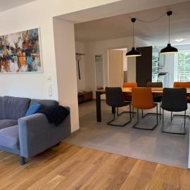 Großzügige Ferienwohnung nahe Biberach & Laupheim bis zu 7 Gäste, Hotel in Schemmerhofen