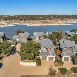Lake Travis Cottage - Hot Tub - Pickleball - BBQ, Hotel in Edgewater Beach