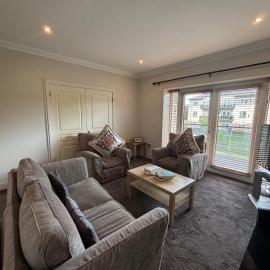 Spacious 2 Bed Apartment near Dublin Airport, hotel in Celbridge