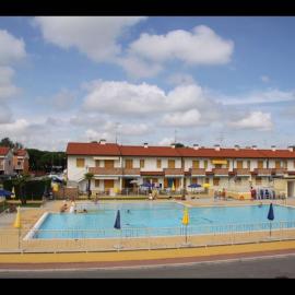 Seaside family flat-Beahost, hotel din Rosapineta