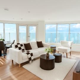 Luxury 2BR Penthouse in Harrow with Balcony, Private Gym, Games Room & Guests Lounge